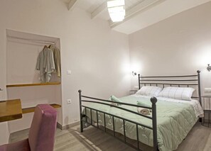 3 dormitorios, tabla de planchar con plancha, wifi y ropa de cama