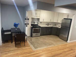 Mikrowelle, Ofen, Herdplatte, Hochstuhl