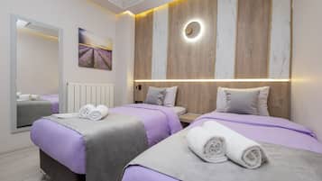 Economy Twin Room | 1 bedroom, minibar, laptop workspace, soundproofing