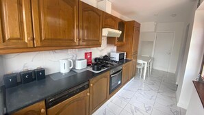 Casa, varias camas | Cocina privada