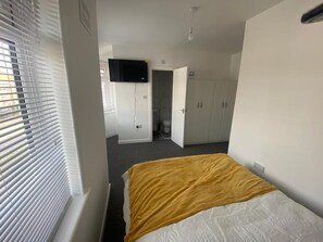 House, Multiple Beds