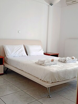 Apartment, Multiple Beds - Stunning 2-bedroom Apartment in Nikea Greece (Nikaia-Agios Ioannis Rentis)