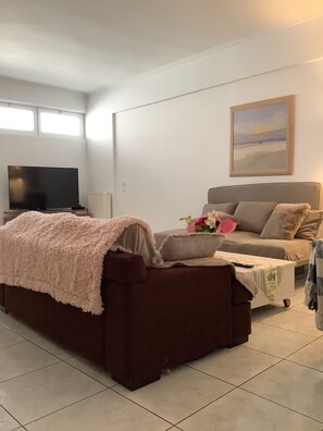 Apartment, Mehrere Betten | 2 Schlafzimmer, Bügeleisen/Bügelbrett, kostenloses WLAN, Bettwäsche