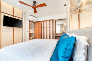 In-room safe, blackout drapes, soundproofing, iron/ironing board - Porto Perla  (Kos)