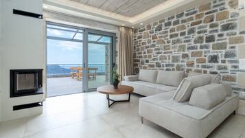 Smart-tv och eldstad