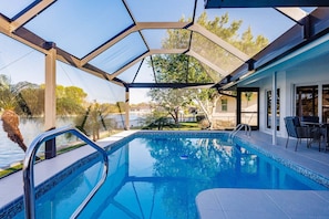A heated pool - Waterfront 4BR home with heated pool in Marco Island. (Marco Island)