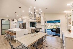 Dining - Waterfront 4BR home with heated pool in Marco Island. (Marco Island)