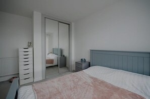 Apartment, 2 Queen Beds | 2 bedrooms, free WiFi, bed sheets