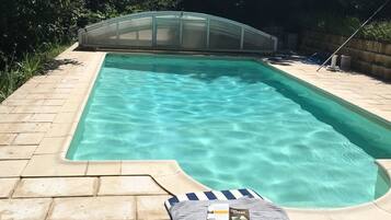 Piscine couverte, piscine extérieure