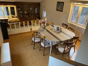 Dining - Family House, with swimming pool, near gap center & close to mountain activities (Gap)