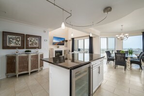 Dining - Gorgeous Luxury 3 Bedroom  Oceanfront Penthouse with Truly Impressive Ocean Views! (Ocean City)