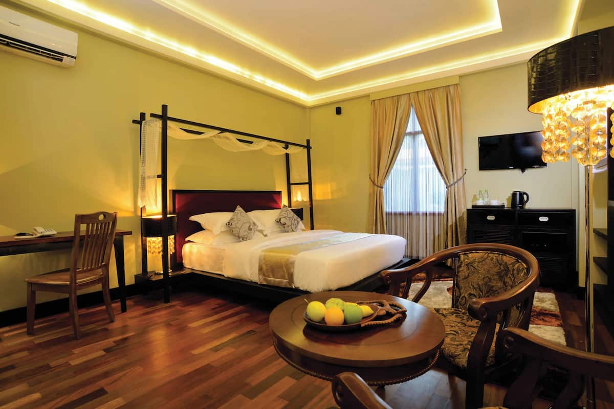 Deluxe Room | 1 bedroom, minibar, free WiFi, bed sheets