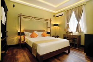 Luxury-Doppelzimmer | Essbereich im Zimmer