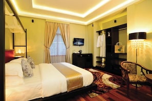 Luxury Double Room | Minibar, free WiFi, bed sheets