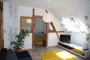 1 habitación, tabla de planchar con plancha, wifi y ropa de cama