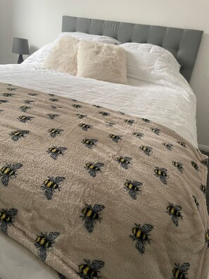 2 Schlafzimmer, Bügeleisen/Bügelbrett, kostenloses WLAN, Bettwäsche