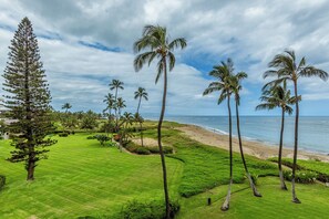 Property grounds - Menehune Shores #423 – Stunning Ocean Views and Relaxation Awaits (Kihei, Maui)