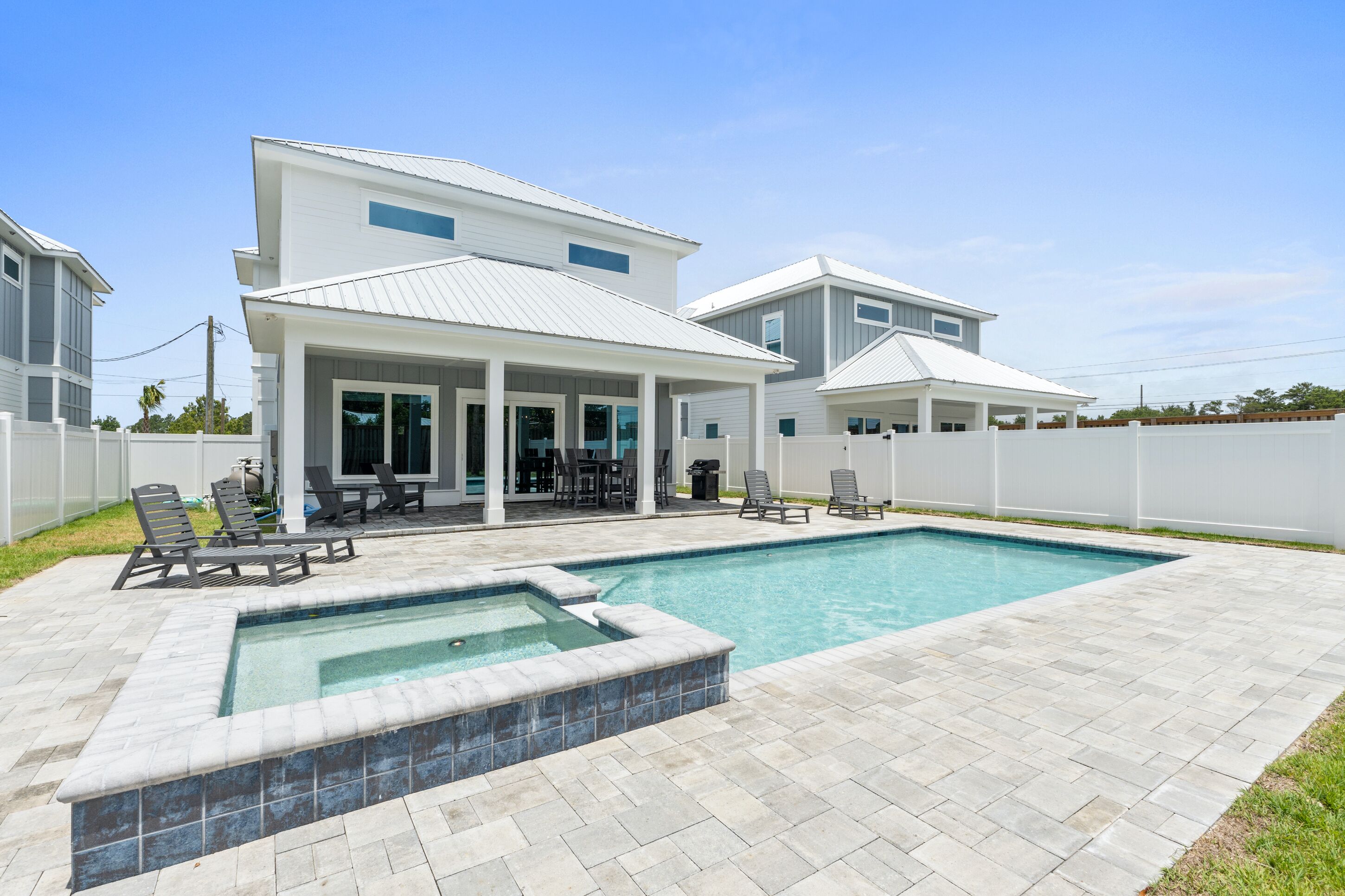 Totally Beachin Pet Friendly Beach House - Private Pool, Hot Tub, Beach