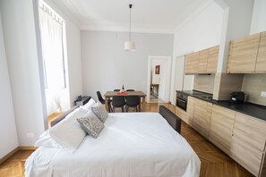 1 dormitori, planxa i posts de planxar, wifi gratuïta i roba de llit