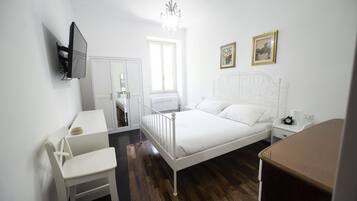 1 Schlafzimmer, BĂŒgeleisen/BĂŒgelbrett, kostenloses WLAN, BettwĂ€sche