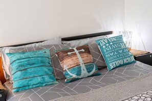 1 habitación, escritorio, tabla de planchar con plancha y wifi gratis