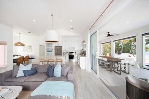 Smart TV - Fantasea: Family Beach Villa on Bio Bay w/ Private Pool, Veranda Lounge + Dock (Cayman Kai)