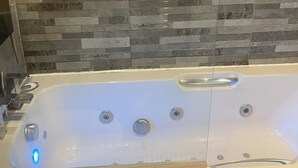 Departamento, 2 camas Queen size | Baño