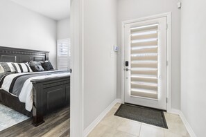 7 bedrooms, iron/ironing board, WiFi, bed sheets