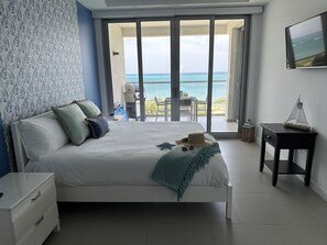 2 camere, una scrivania, ferro/asse da stiro, culla da viaggio