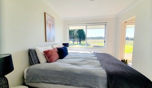 4 bedrooms, iron/ironing board, travel cot, free WiFi