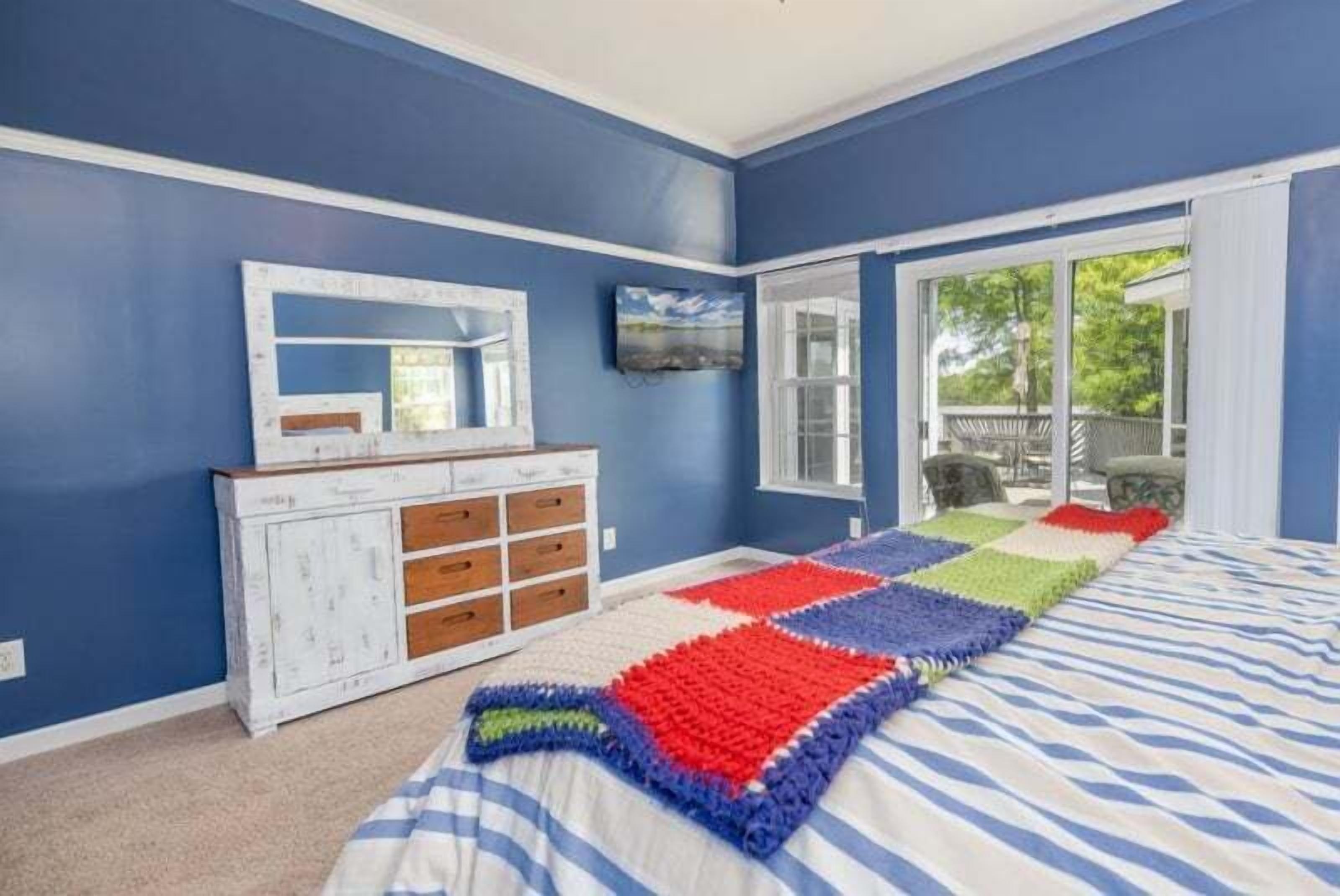 5 bedrooms, free WiFi, bed sheets