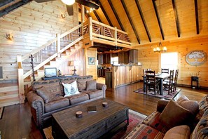 Flat-screen TV, fireplace, table football - South O' Heaven Mountain Top Luxury Cabin (Bryson City)