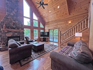 Televisión y chimenea 