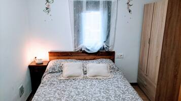 4 quartos, Wi-Fi de cortesia, roupa de cama