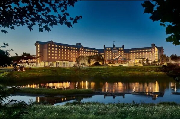 Mount Airy Casino (10 minute drive)