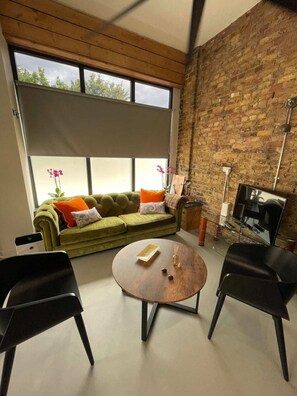 Basic-Apartment, 1 King-Bett | Wohnbereich