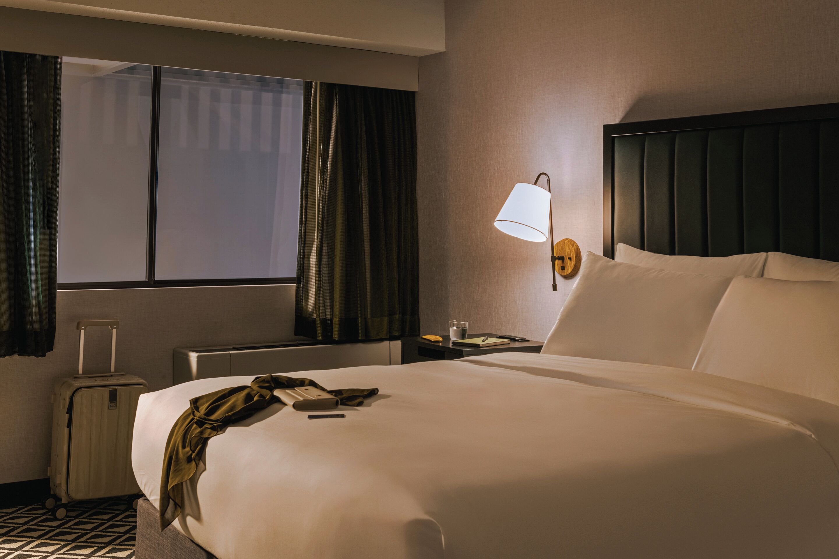 The Arcadian powered by Sonder | Queen Room w/ Corridor View