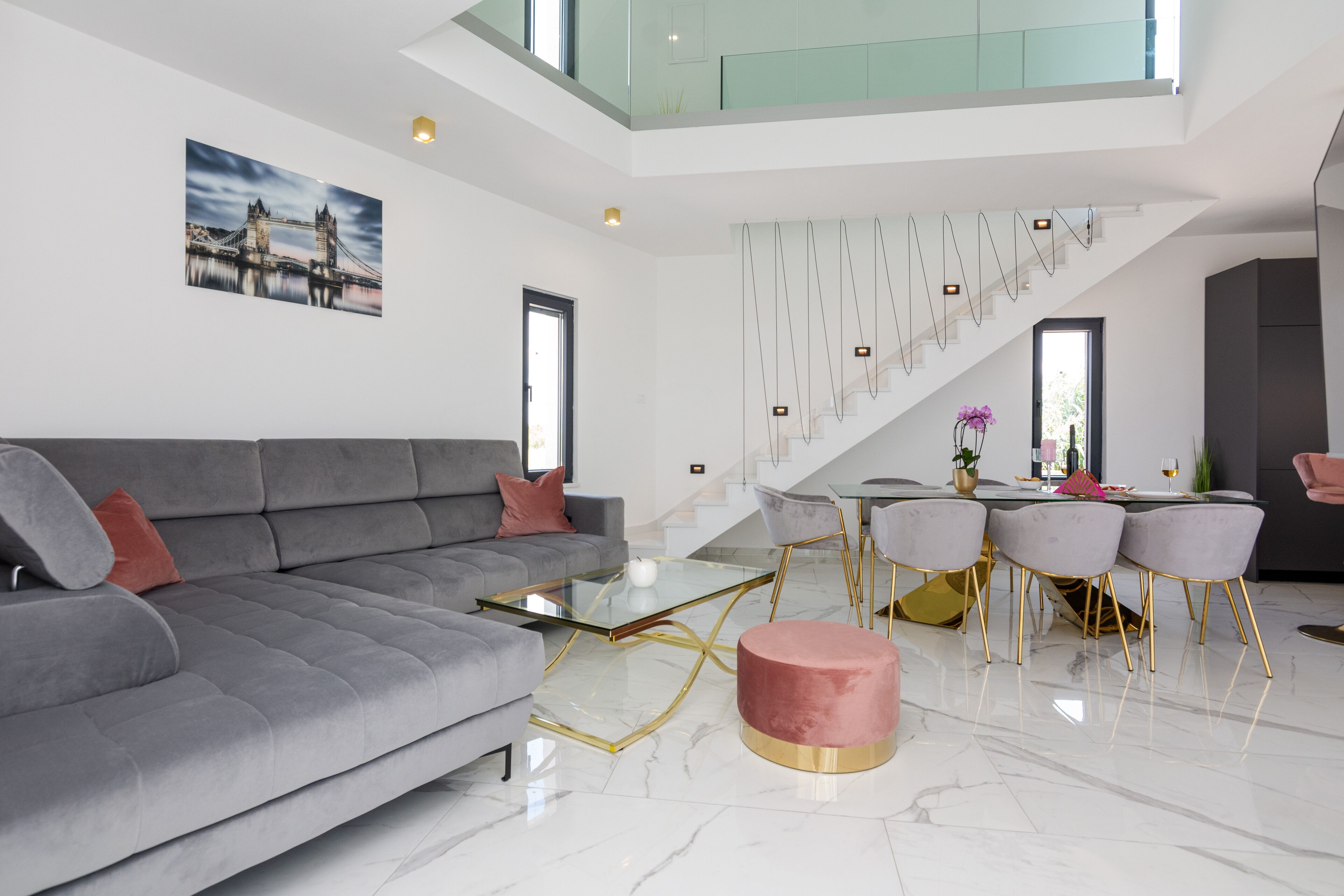 Deluxe Villa | Living area | 100-cm flat-screen TV with satellite channels, TV