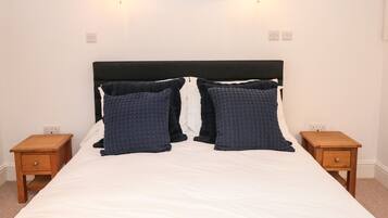 Cottage | 1 bedroom, individually decorated, individually furnished, free WiFi