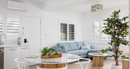 Little Beach Boutique Apartment - Whole Property