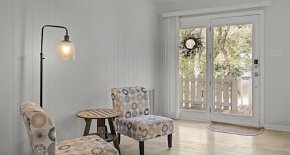 Summer Shade - sound and beach access. Newly remodeled and furnished in 2023!