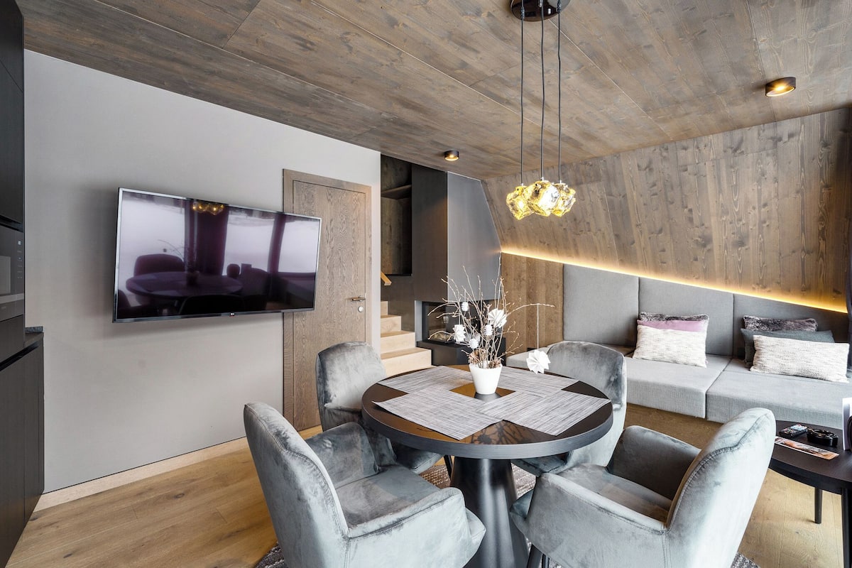 Classic-chalet | Oleskelualue | Taulutelevisio