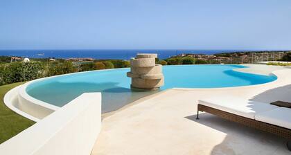 Villa in Porto Cervo with 7 bedrooms sleeps 14