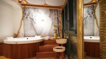 Luxury Studio Suite | Private spa tub
