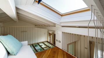 Panoramic-Suite, Seeblick | Zimmersafe, Schreibtisch, laptopgeeigneter Arbeitsplatz