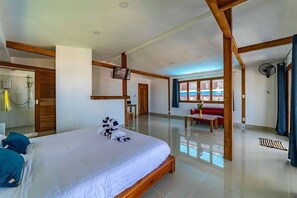 Luxury Studio | Individually decorated, individually furnished, desk, laptop workspace - Le Grand bleu Hotel (Ko Pha-ngan)