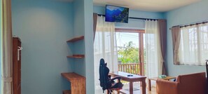 Comfort Studio Suite | Individually decorated, individually furnished, desk, laptop workspace - Le Grand bleu Hotel (Ko Pha-ngan)