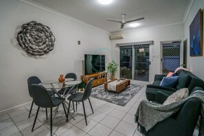 Comfort Apartment | Dining room - ZEN HIDEAWAY - Cozy 2BR Modern Unit (Alawa)