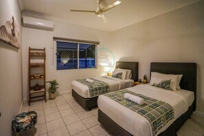 Comfort Apartment | 2 bedrooms, desk, laptop workspace, iron/ironing board - ZEN HIDEAWAY - Cozy 2BR Modern Unit (Alawa)