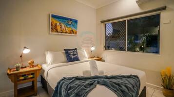 Comfort Apartment | 2 bedrooms, desk, laptop workspace, iron/ironing board